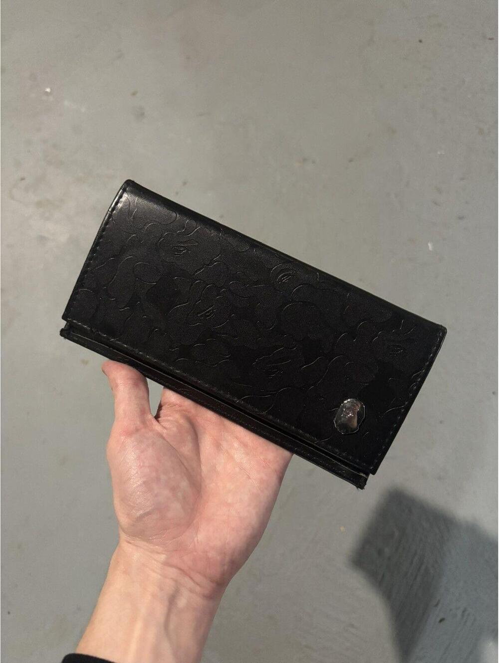 BAPE Long Wallet - Picture 2 of 7